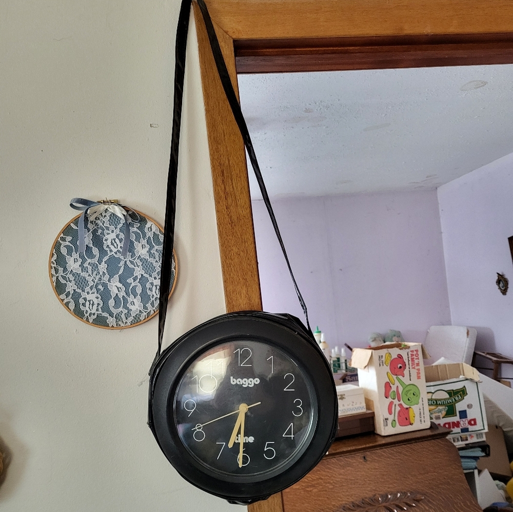 Clock purse